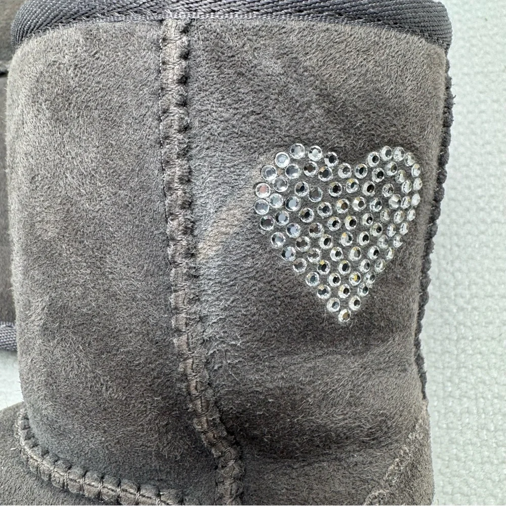 UGG Kids' Classic II Charcoal Suede Boots,Heart & S Detail, Infant sz 7